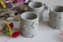 Load image into Gallery viewer, Floral Concrete Votive
