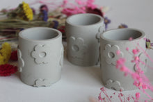 Load image into Gallery viewer, Floral Concrete Votive

